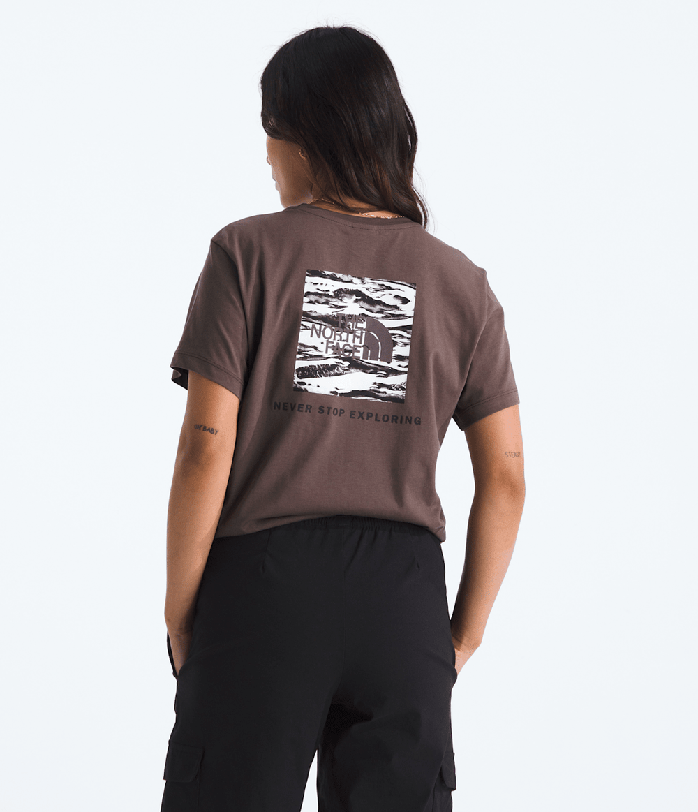 Women's NSE Box Edge Of Light Infill Relaxed Tee Tawny Quartz/TNF Black Edge Of Light Print