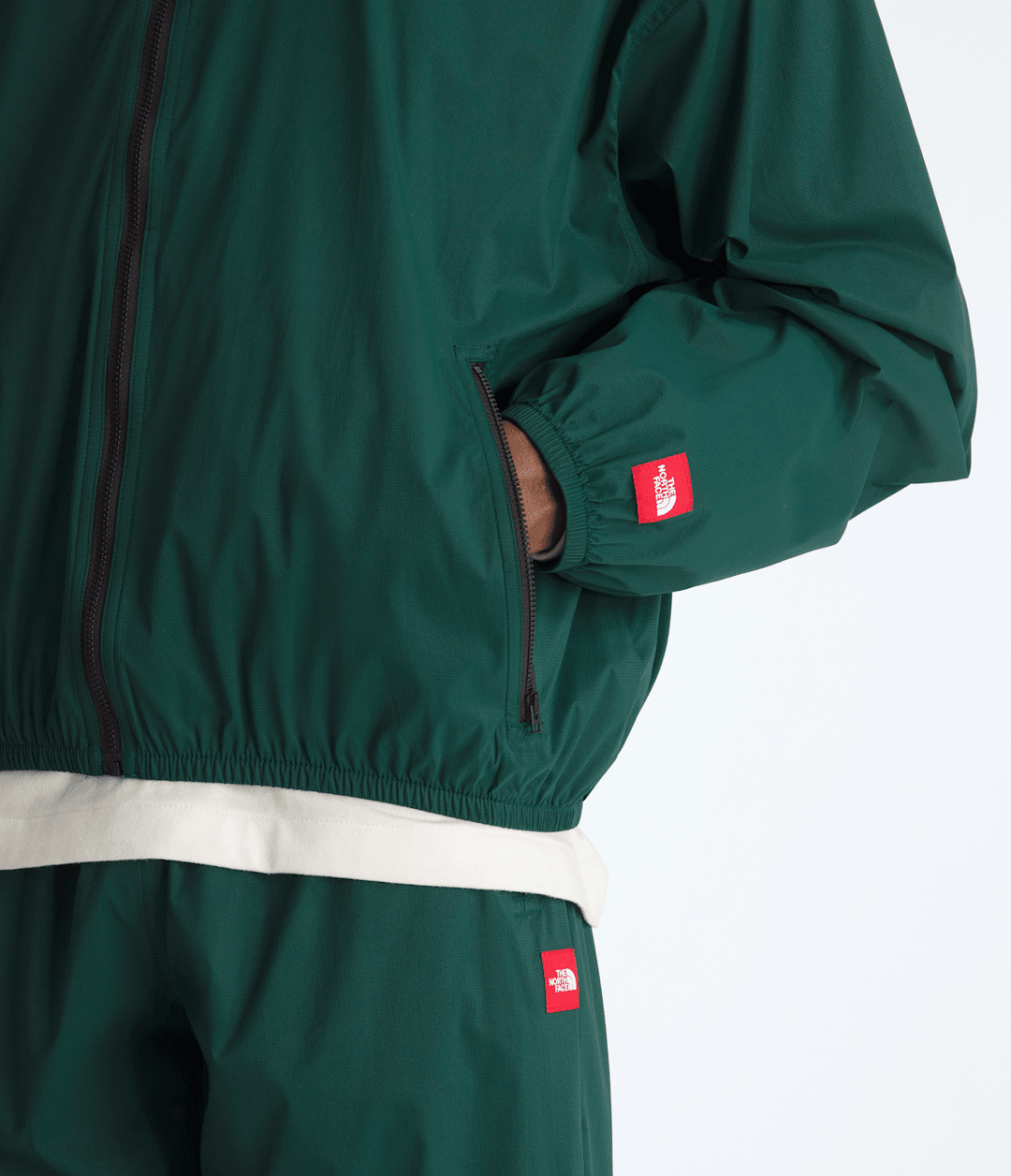 Men’s TNF™ Red Box Packable Hooded Wind Jacket Hunter Green