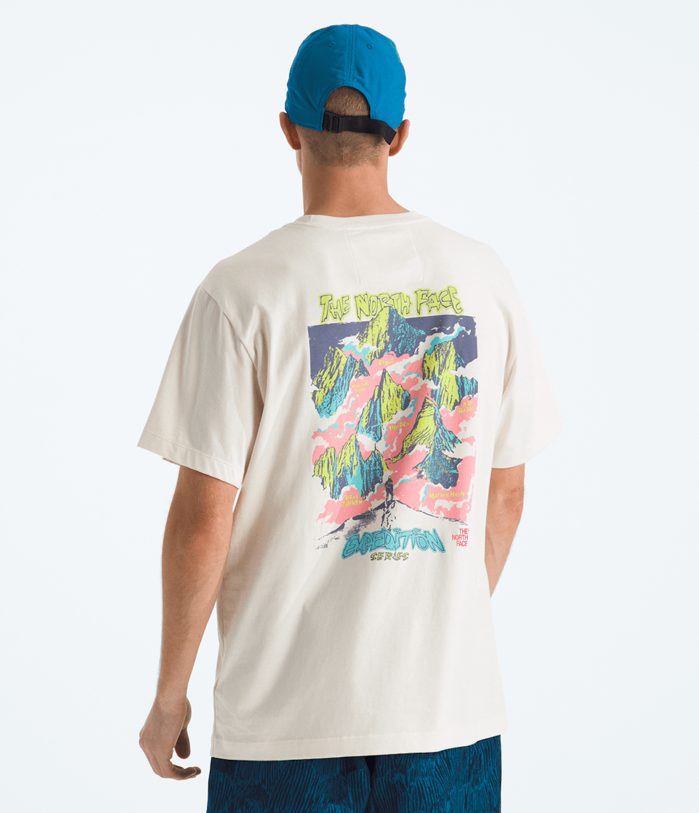 Men’s TNF™ Essential Expedition Series Short-Sleeve Tee—Graphic White Dune
