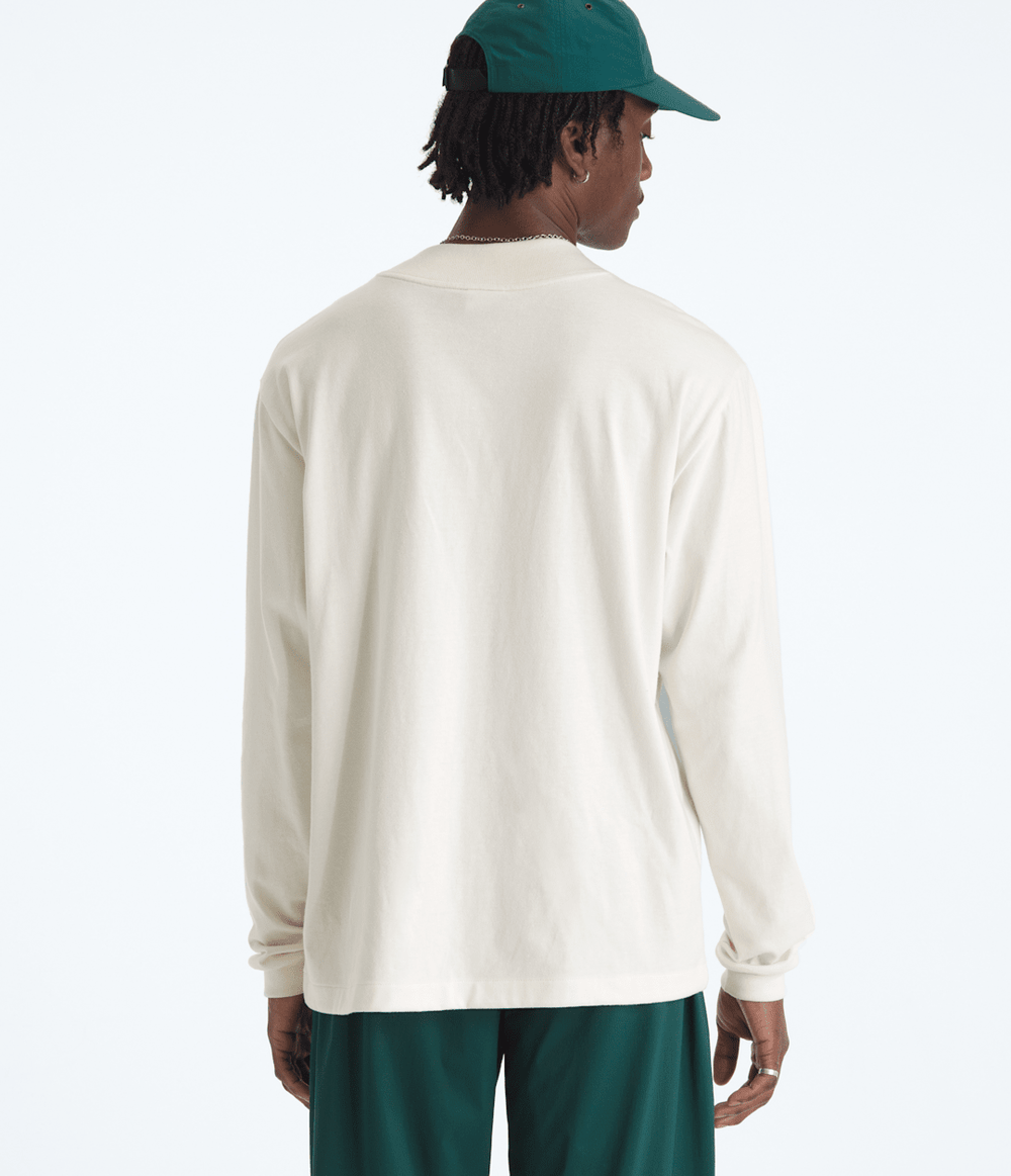 Men’s TNF™ Red Box Long-Sleeve Tee White Dune