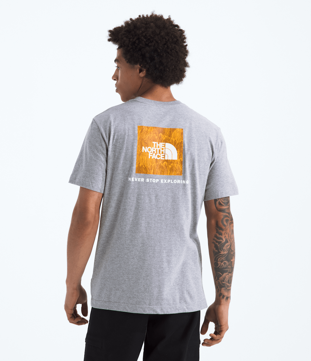 Men’s Evolution Regenerative Ink Box NSE Short-Sleeve Tee—Graphic TNF Pale Grey Heather/Summit Gold Regenerative Ink Print