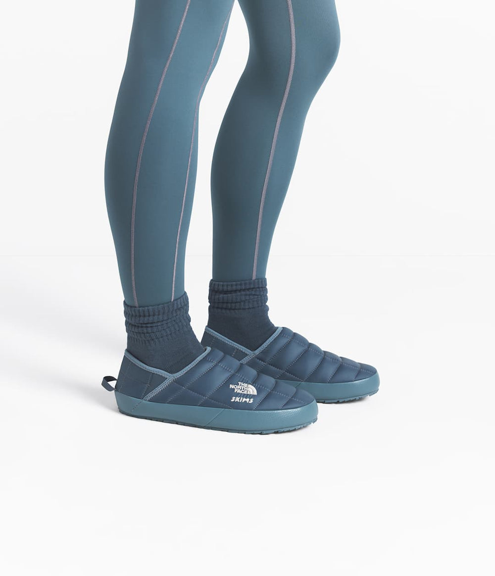 The North Face X SKIMS Thermoball Traction Mule V Sk Kyanite/Sk Kyanite