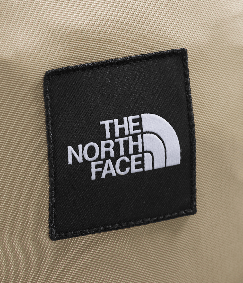 Hot Shot SE Backpack Flax/White Dune/TNF Black