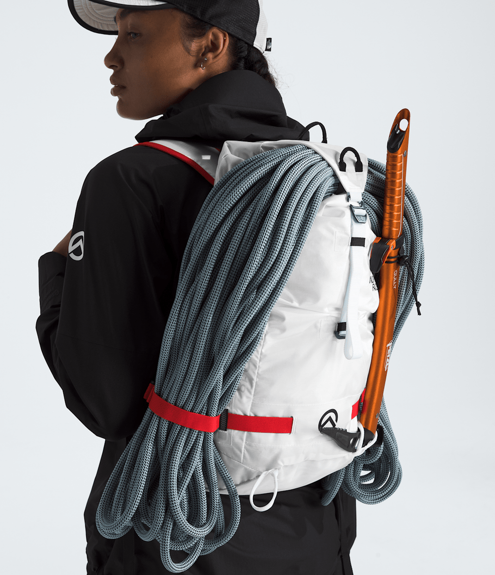 Summit Series Verto 18 Backpack TNF White/Raw Undyed