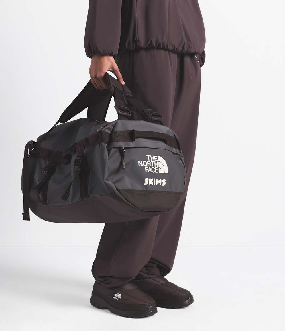 The North Face X SKIMS Base Camp Duffel - Small Sk Phoenix