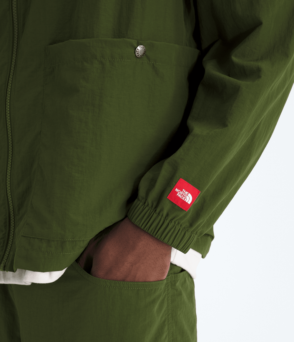 Men’s TNF™ Red Box Nylon Long-Sleeve Shirt Woodland Green