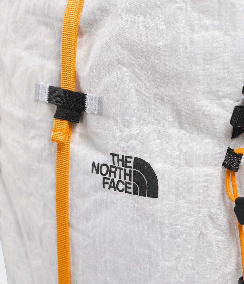 Summit Series Advanced Mountain Kit 25L Pack TNF White/Summit Gold