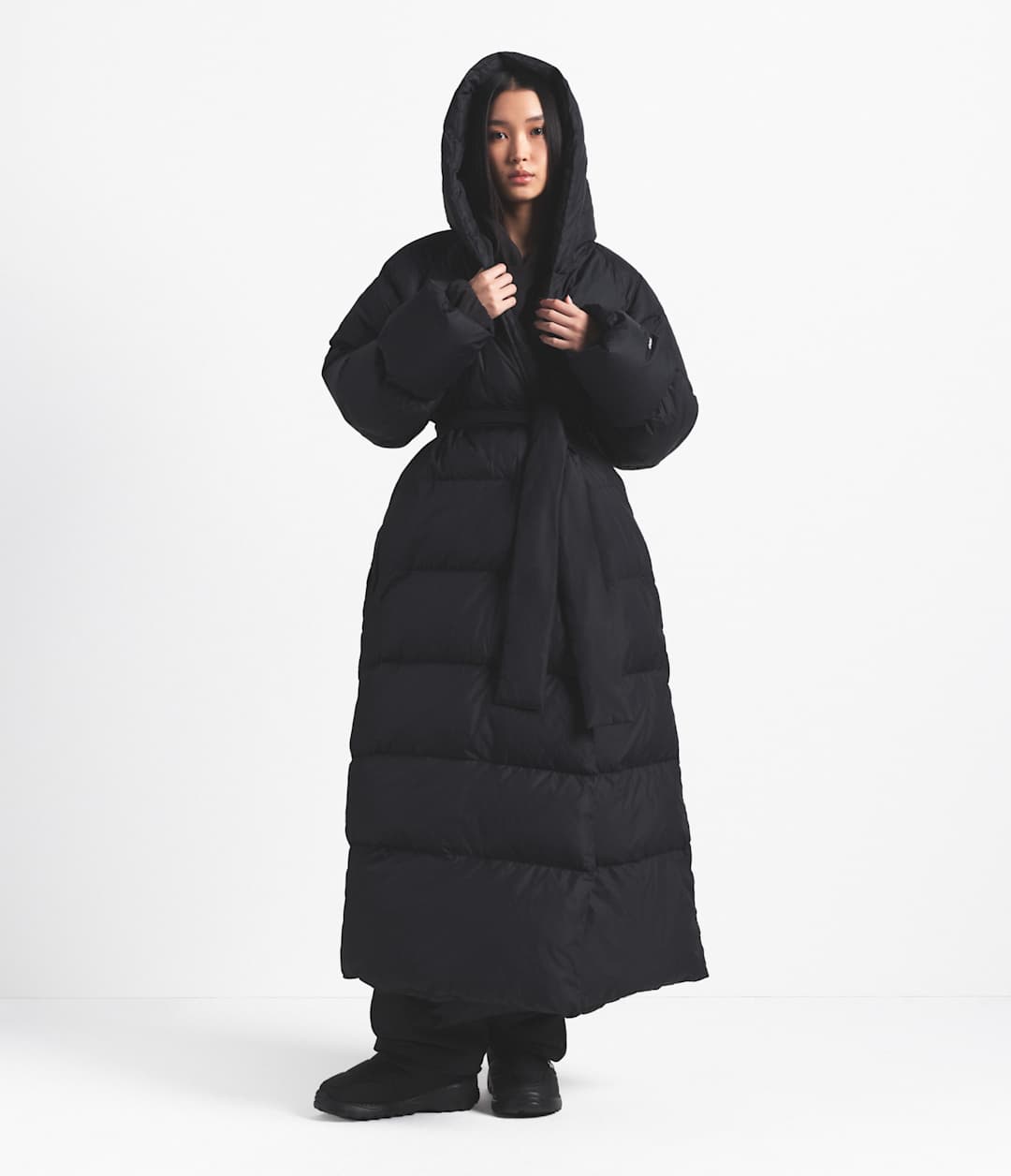 The North Face X SKIMS Women's Nuptse Wrap Parka Sk Onyx