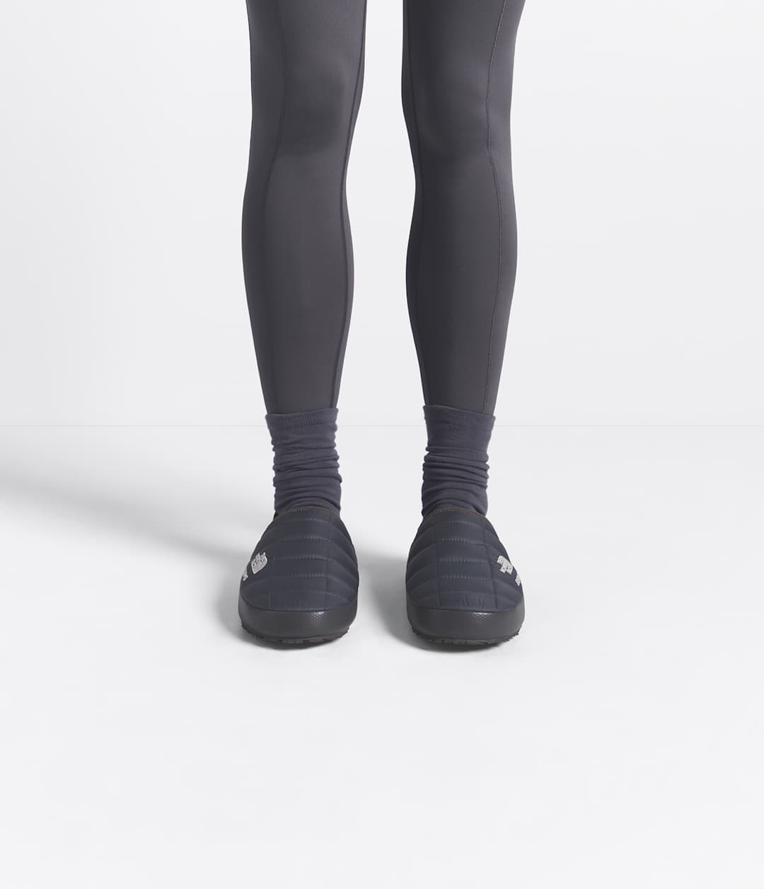 The North Face X SKIMS Thermoball Traction Mule V Sk Gunmetal/Sk Gunmetal