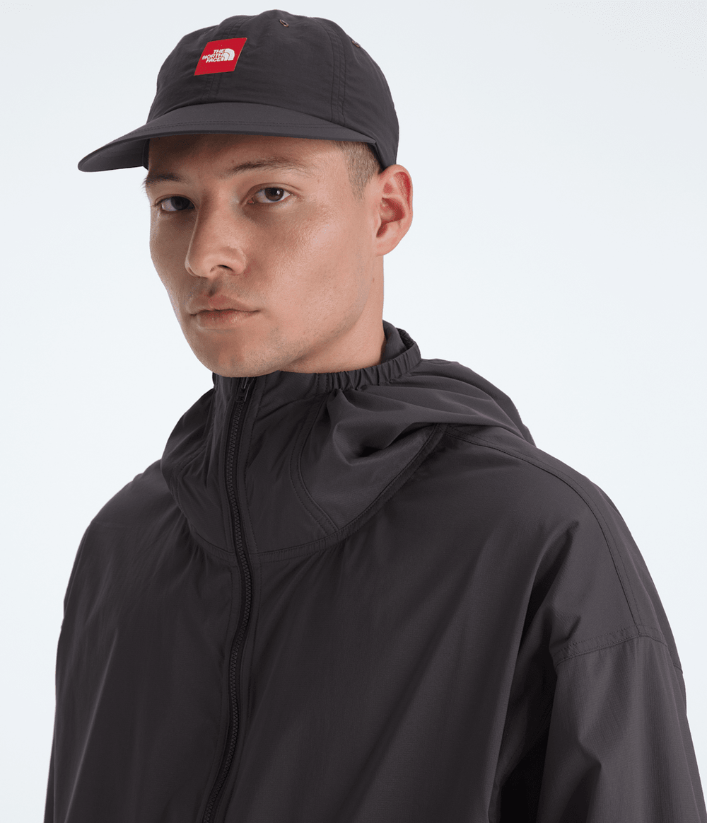 Men’s TNF™ Red Box Packable Hooded Wind Jacket Obsidian